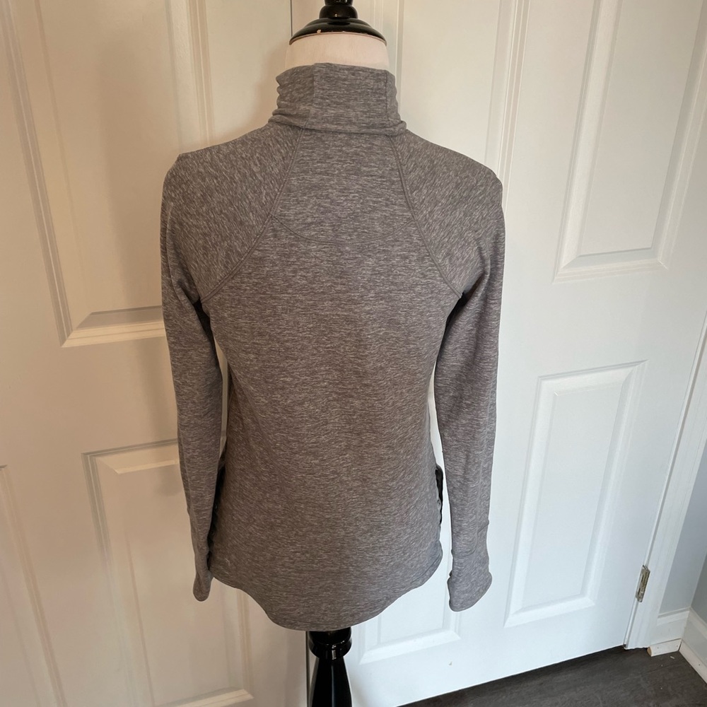 Lululemon hill and valley turtleneck - Picture 7 of 16